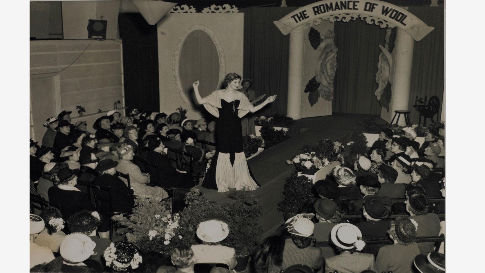 A model wearing the Rochas gown at 'The Romance of Wool'. Collection of Te Papa.